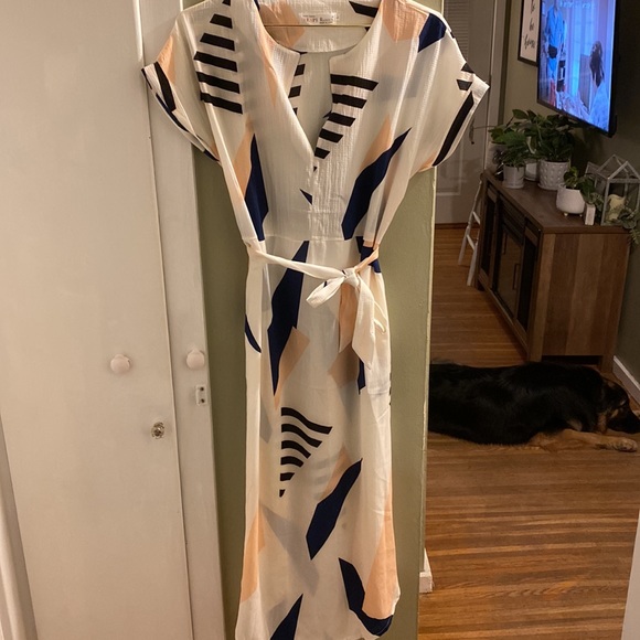 SALE🌟 3 for $12 Swimsuit cover up - Picture 2 of 3